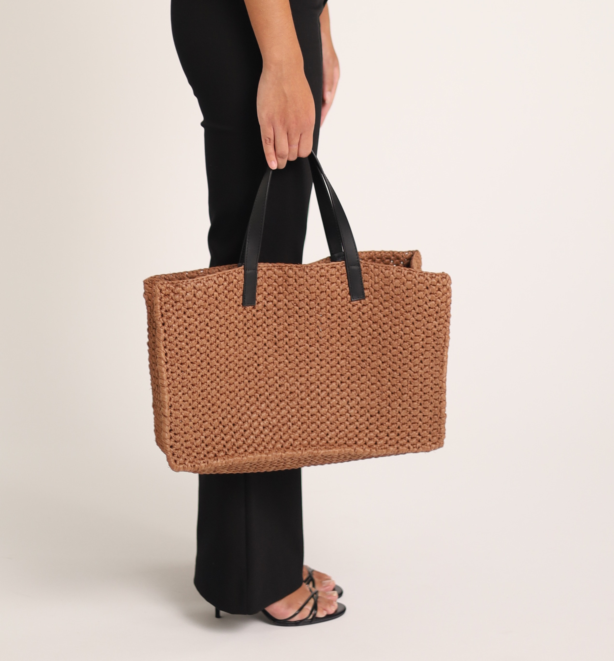 Mini Cabas, sac en cuir de veau et raphia viscose, Moyen — porté