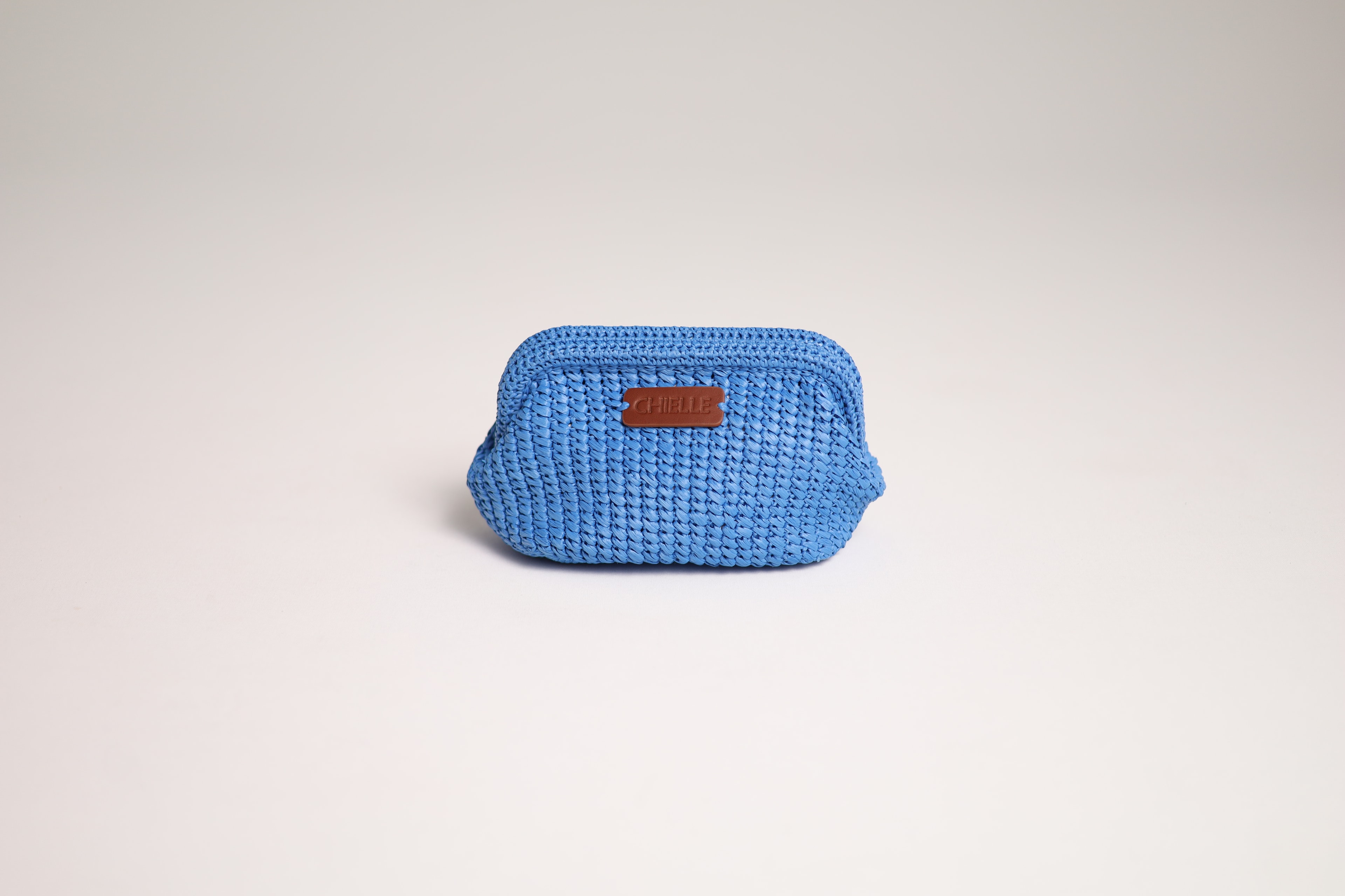 Juliet, sac en raphia viscose et résine, Bleu — vu de face